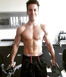 SEXY TWINK BODYBUILDER 5b8188aea9d6f.jpg