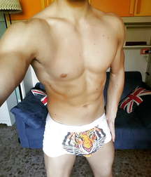 SEXY TWINK BODYBUILDER 5b8188b3704de.jpg