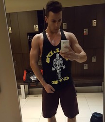 SEXY TWINK BODYBUILDER 5b8188d0464a2.jpg