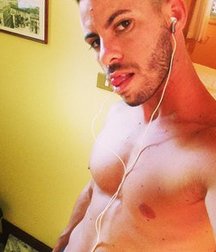 cute gay boy 5b8bf3918dcd0.jpg