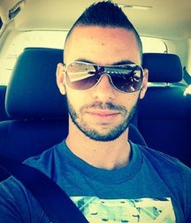 cute gay boy 5b8bf394ae80a.jpg