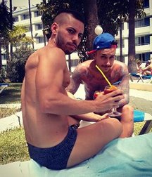 cute gay boy 5b8bf3ad71228.jpg