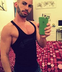 cute gay boy 5b8bf3bd42e36.jpg
