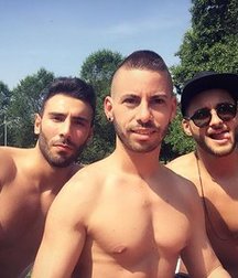 cute gay boy 5b8bf3d38ca33.jpg