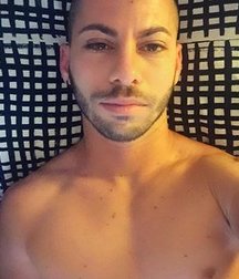 cute gay boy 5b8bf3daf2580.jpg