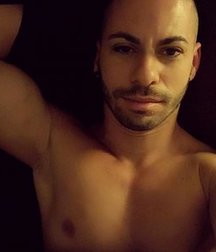 cute gay boy 5b8bf3ed8e33a.jpg