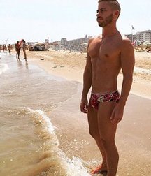 cute gay boy 5b8bf4047d341.jpg