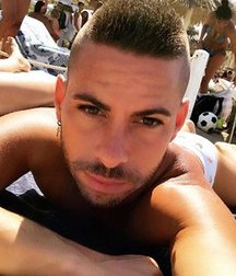 cute gay boy 5b8bf40a7a74e.jpg