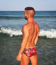 cute gay boy 5b8bf40b8198c.jpg