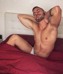 cute gay boy 5b8bf41a2e21d.jpg