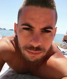 cute gay boy 5b8bf4278a0ea.jpg