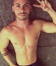 cute gay boy 5b8bf42aaee7d.jpg