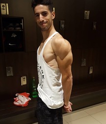 Hot boy muscle 5ba3a921d6816.jpg