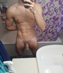 Hot boy muscle 5ba3aa44dd01f.jpg