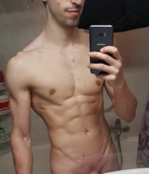 Hot boy muscle 5ba3aa5cbed26.jpg