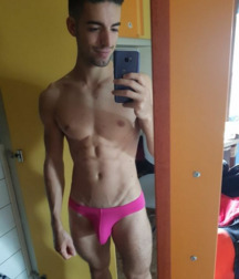 Hot boy muscle 5ba3aaa673447.jpg