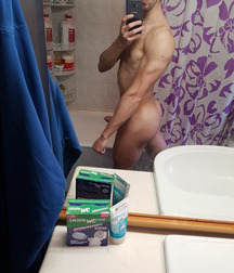 Hot boy muscle 5ba3aaaf28121.jpg