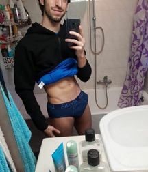 Hot boy muscle 5ba3aacaad7b0.jpg