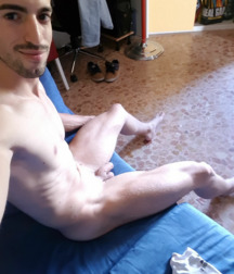 Hot boy muscle 5ba3aacd33e28.jpg