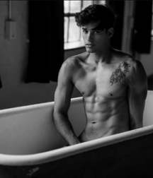 HOT BOY LATIN MODEL  5bdb3f625d28d.jpg