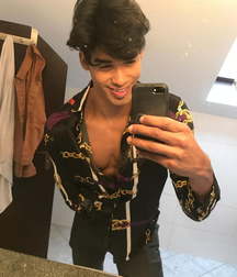 HOT BOY LATIN MODEL  5bdb3f64a30d0.jpg