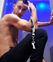 Sweet Bottom Boy  5c09687bbc701.jpg