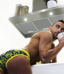 Sweet Bottom Boy  5c0968973be62.jpg