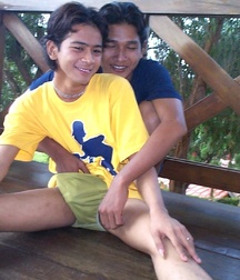 Age & Chris 5bbdf43922b6c.jpg