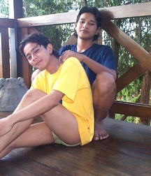 Age & Chris 5bbdf43b95982.jpg