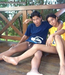 Age & Chris 5bbdf44c63209.jpg