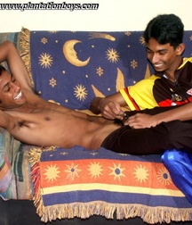 Akila & Nino 5bbdf78d8356f.jpg