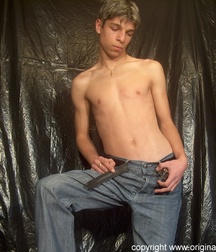 Aleksander 5bbe00e41b944.jpg