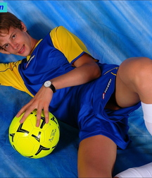 Ball boy 5bbe11cc7effc.jpg