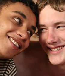 Alex & Hen 5bbe5186ebd33.jpg
