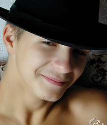 Alexey 5bbe5726a2f6b.jpg