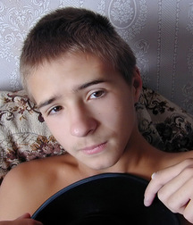 Alexey 5bbe5740836fb.jpg