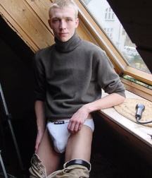 Andy 5bbe8f68d4fe2.jpg