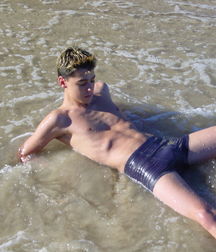 Raul @ beach 5a91fd4fb352e.jpg