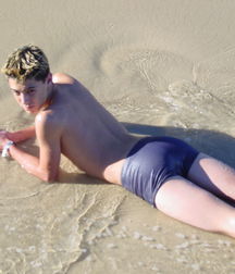 Raul @ beach 5a91fd53d0595.jpg