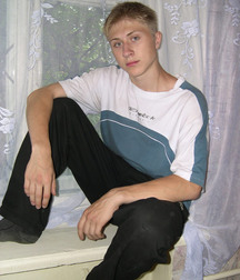 Cute blond boy 5a9203a92c5cb.jpg