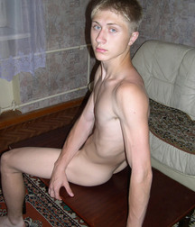 Cute blond boy 5a9204229ba46.jpg