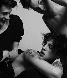 1000 sexy guys 59a75dc38faa1.jpg