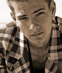 1000 sexy guys 59a75dda028e1.jpg