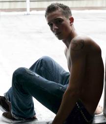 1000 sexy guys 59a75e0ea4d4e.jpg