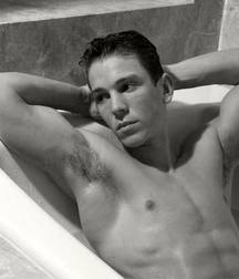1000 sexy guys 59a75e1331ee3.jpg