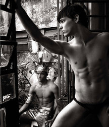 1000 sexy guys 59a75e418c227.jpg