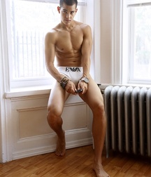 1000 sexy guys 59a75fbebe80f.jpg