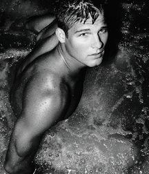 1000 sexy guys 59a75ff359b72.jpg