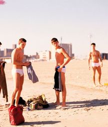 1000 sexy guys 59a76059467d0.jpg