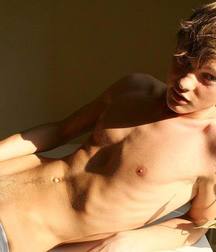 1000 sexy guys 59a7609979402.jpg